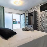 As Praias ホームステイ *